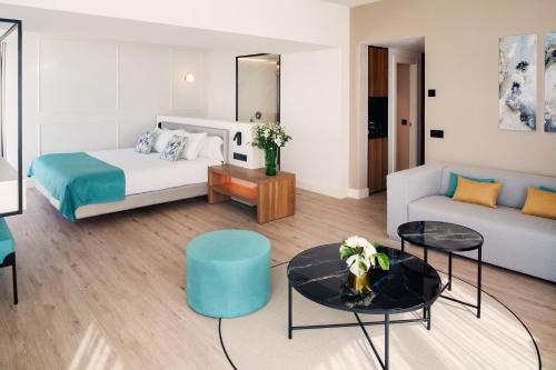 Suite Deluxe con vistas al mar del hotel Arrecife Gran and Spa. Foto 2