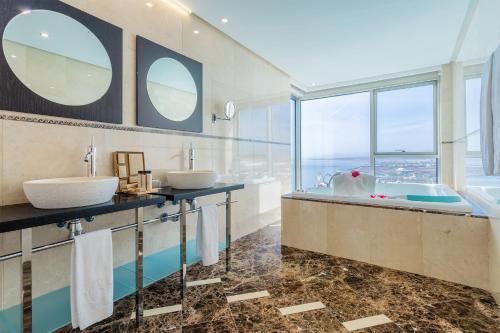 Suite Imperial del hotel Arrecife Gran and Spa. Foto 5