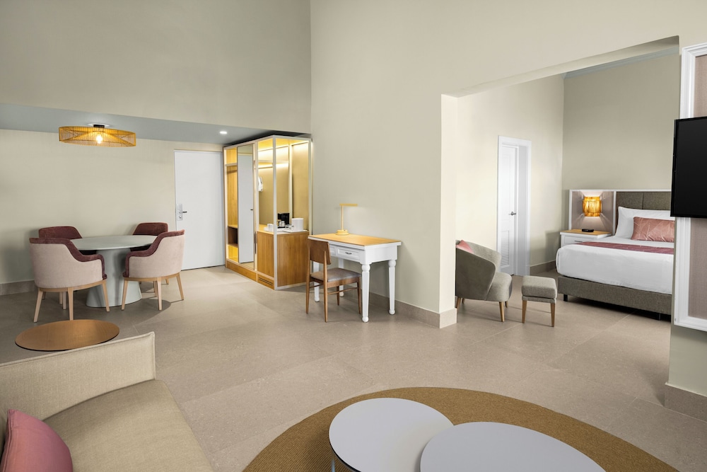 Suite, 2 Dormitorios (Club, Vista Tropical o Parcial al Mar) del hotel Wyndham Alltra Punta Cana All-Inclusive Resort. Foto 6