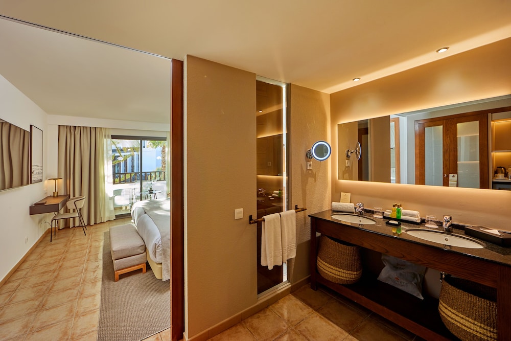 Habitación doble, terraza, vistas a la piscina del hotel Secrets Lanzarote Resort and Spa – Adults Only (+18). Foto 3