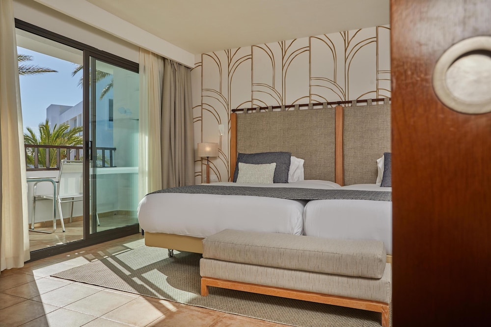 Suite, terraza, vistas parciales al mar (Preferred Club) del hotel Secrets Lanzarote Resort and Spa – Adults Only (+18). Foto 5