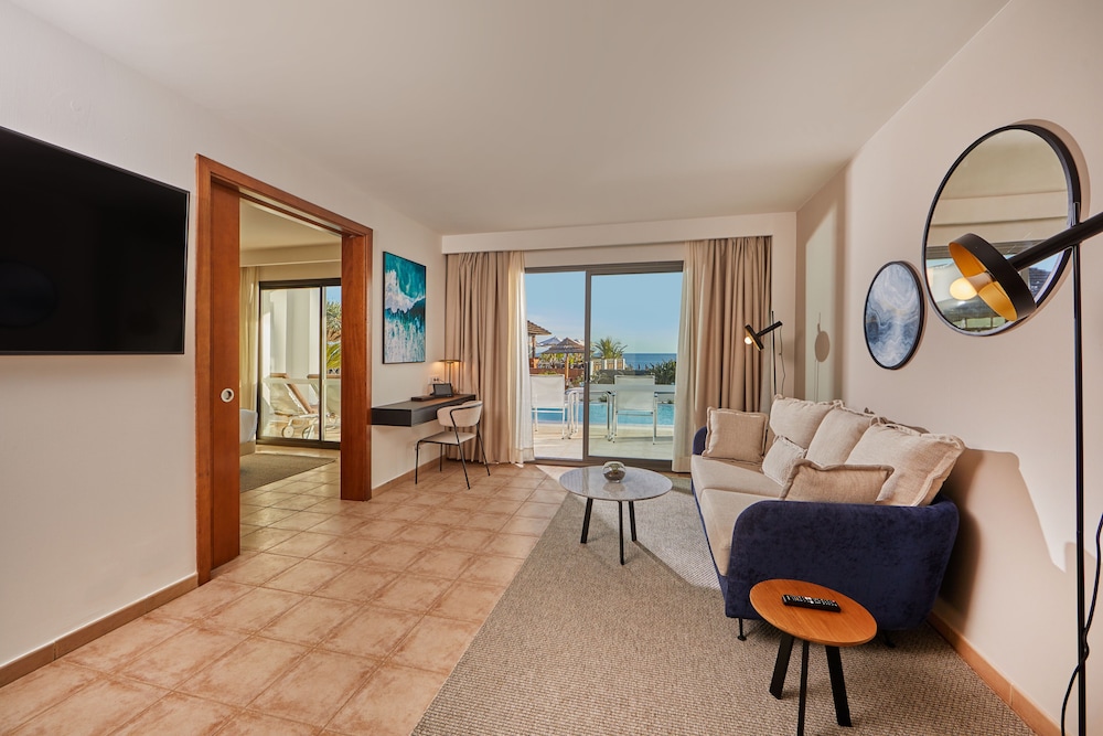 Suite, acceso a la piscina (Terrace - Preferred Club) del hotel Secrets Lanzarote Resort and Spa – Adults Only (+18). Foto 1