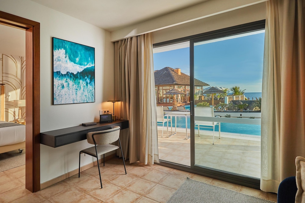 Suite, acceso a la piscina (Terrace - Preferred Club) del hotel Secrets Lanzarote Resort and Spa – Adults Only (+18). Foto 3