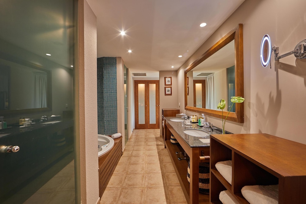 Suite, acceso a la piscina (Terrace - Preferred Club) del hotel Secrets Lanzarote Resort and Spa – Adults Only (+18). Foto 4