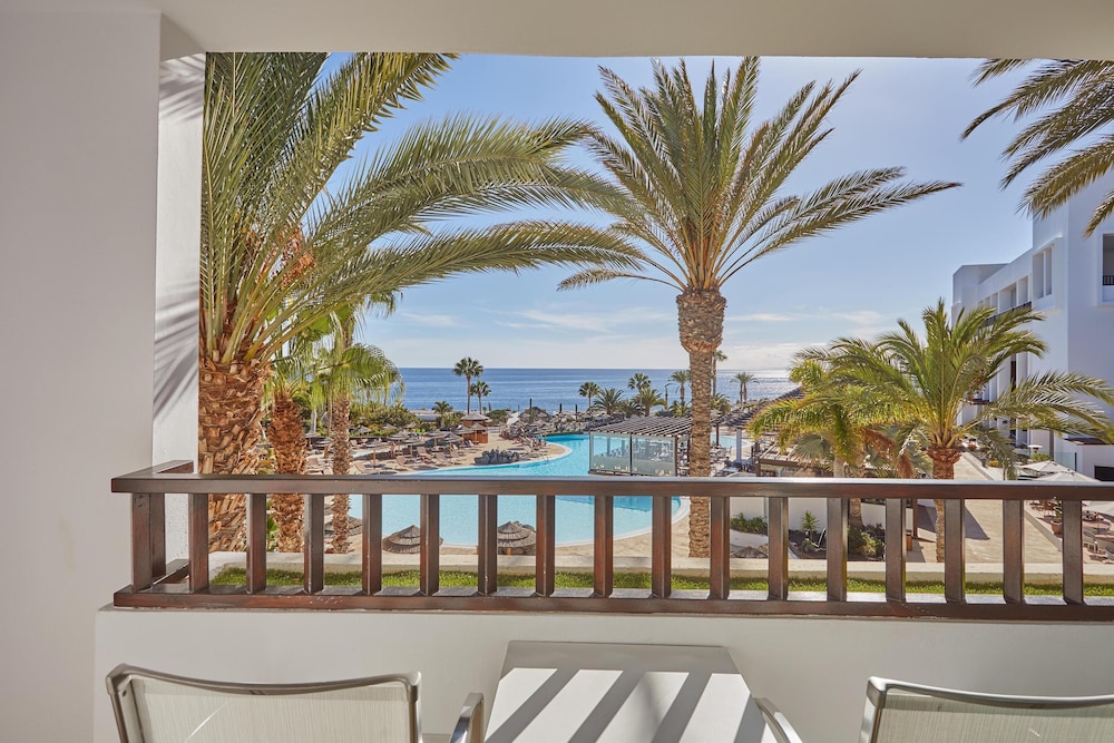 Habitación doble, terraza, vistas a la piscina del hotel Secrets Lanzarote Resort and Spa – Adults Only (+18). Foto 5
