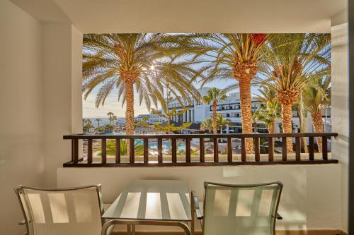 Double Room Pool View del hotel Secrets Lanzarote Resort and Spa – Adults Only (+18). Foto 4