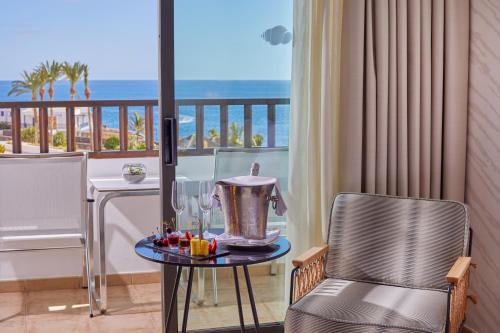 Habitación Doble Club Preferencial con vistas al mar del hotel Secrets Lanzarote Resort and Spa – Adults Only (+18). Foto 4