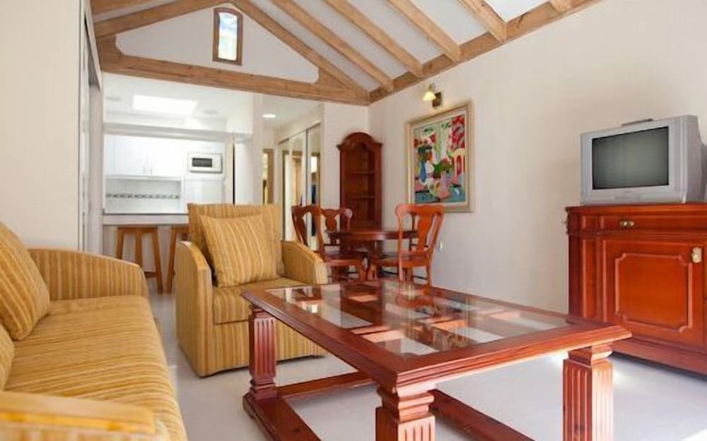 Estudio del hotel Sands Beach Resort. Foto 3