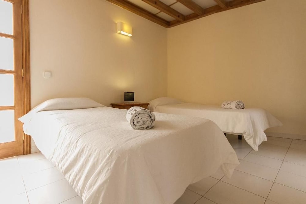 Apartamento superior, 2 habitaciones, vistas a la playa del hotel Sands Beach Resort. Foto 2