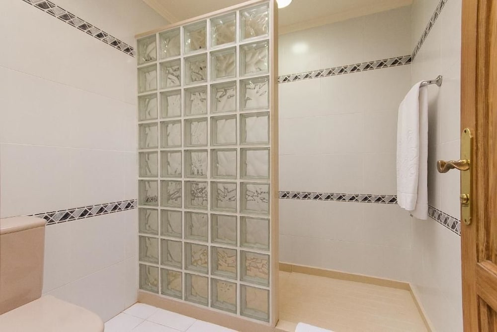 Apartamento superior, 2 habitaciones, vistas a la playa del hotel Sands Beach Resort. Foto 6