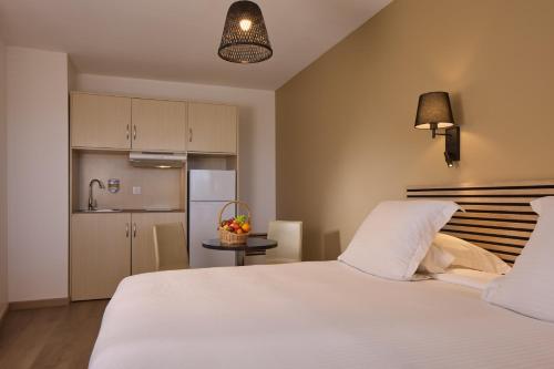 Estudio Superior del hotel Zenitude Swiss Apparthotels. Foto 8