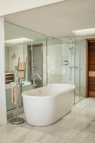 Suite Ático The Reserve - Frente al océano del hotel Paradisus Salinas Lanzarote. Foto 11