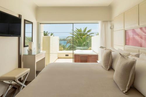 Suite The Reserve con jacuzzi - Frente al océano del hotel Paradisus Salinas Lanzarote. Foto 7