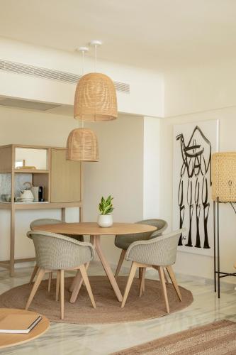 The Reserve Junior Suite Front View with Whirlpool del hotel Paradisus Salinas Lanzarote. Foto 2