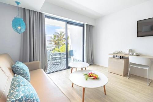 Habitación Junior Executive del hotel Oasis Lanz Beach Mate. Foto 5