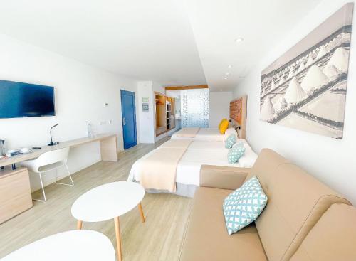 Habitación Familiar del hotel Oasis Lanz Beach Mate. Foto 6