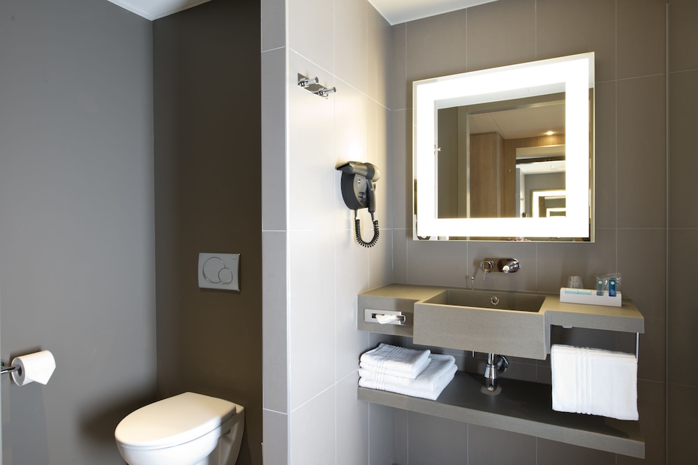 Habitación de categoría superior con 2 camas individuales del hotel Novotel Lodz Centrum. Foto 7