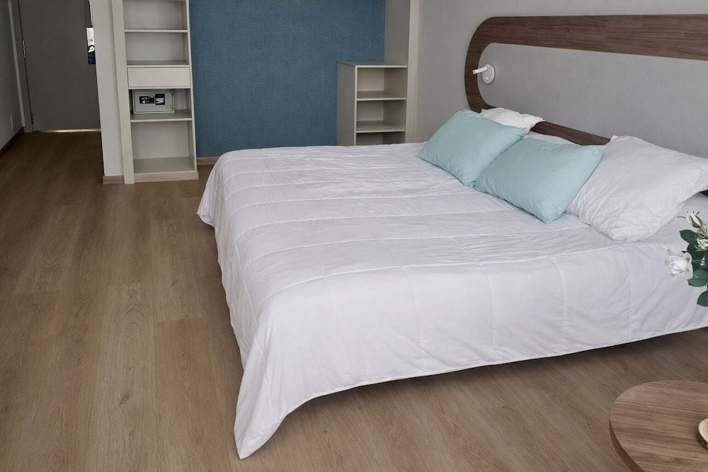 Suite superior, balcón del hotel Beatriz Costa and Spa. Foto 1