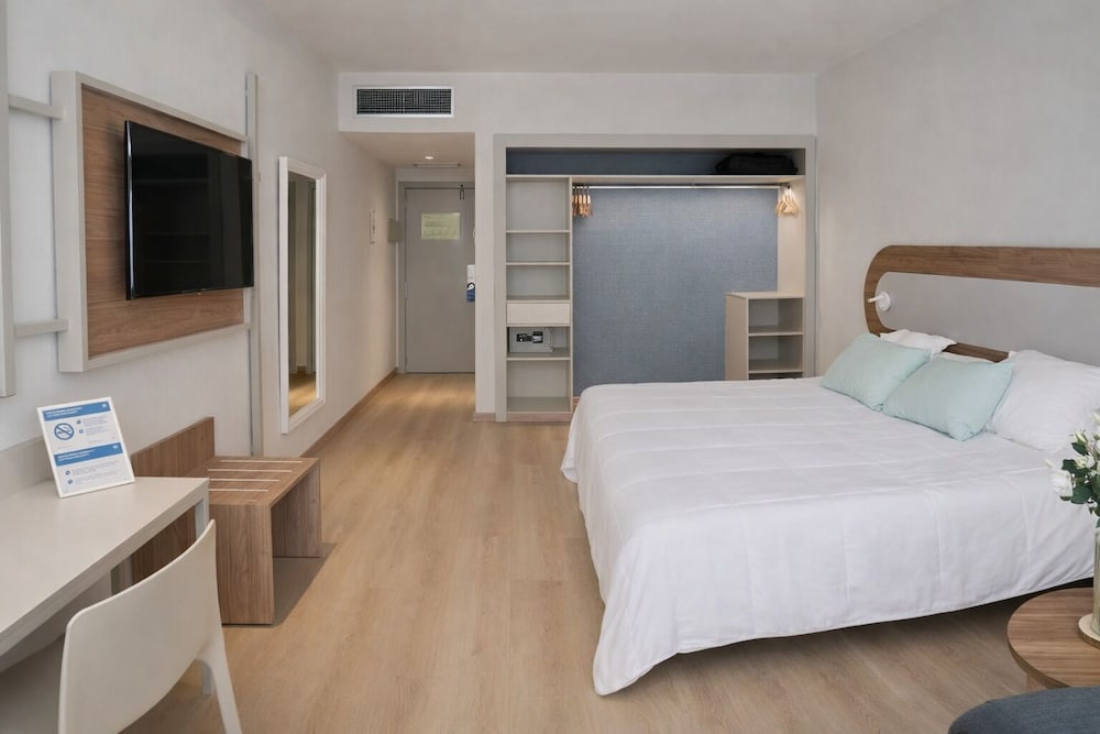 Habitación doble superior de uso individual del hotel Beatriz Costa and Spa. Foto 3