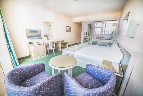 Habitación Doble con balcón del hotel Beatriz Costa and Spa. Foto 6