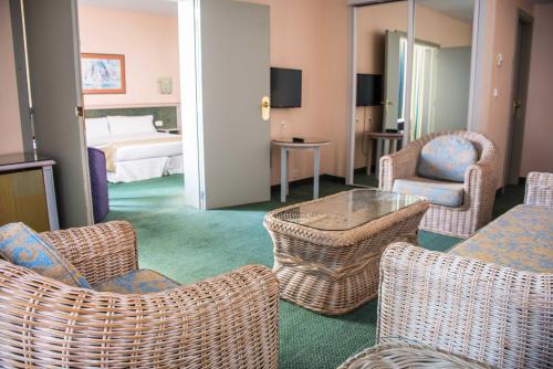 Junior suite Vista Jardin Sofá Cama incluido 2 Camas individuales del hotel Beatriz Costa and Spa. Foto 11