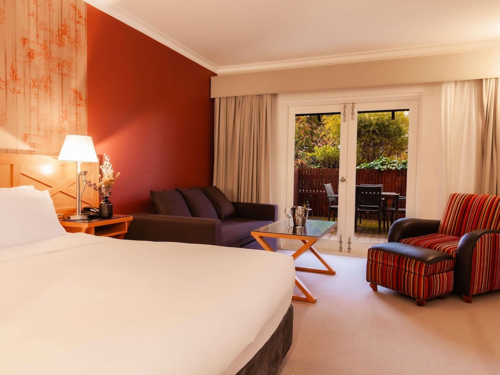 HABITACIÓN SUPERIOR, 1 Cama King, Patio Interior del hotel Fairmont Resort Blue Mountains - MGallery Collection. Foto 3