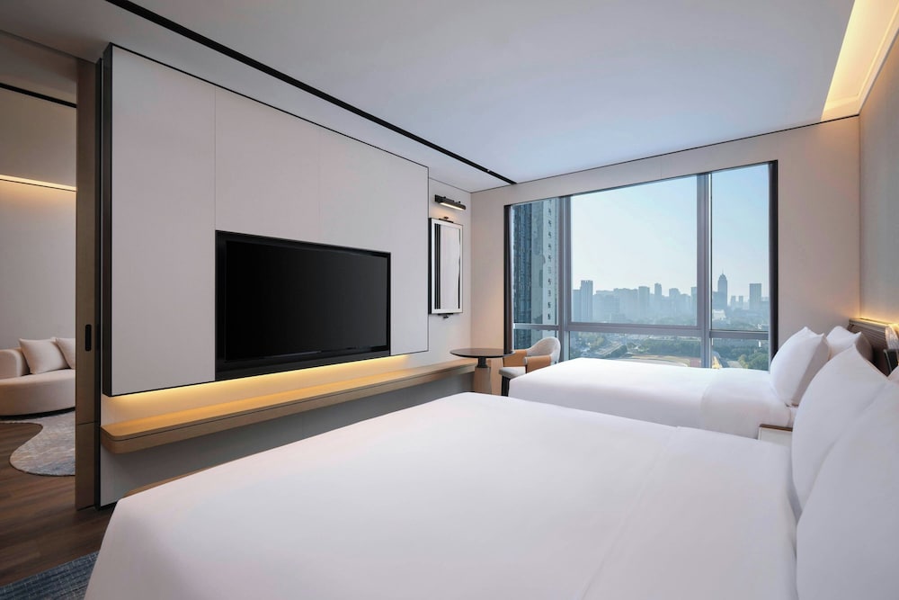 Deluxe King del hotel Sheraton Ningbo Yinzhou. Foto 1