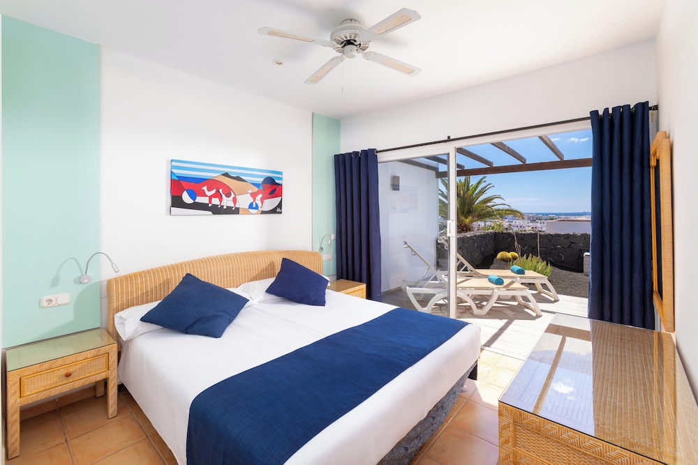 Bungalow exclusivo, vistas parciales al mar del hotel Dream Bocayna Village. Foto 1