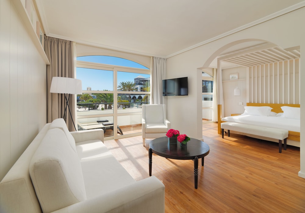 Suite junior del hotel H10 Rubicón Horizons Collection. Foto 2