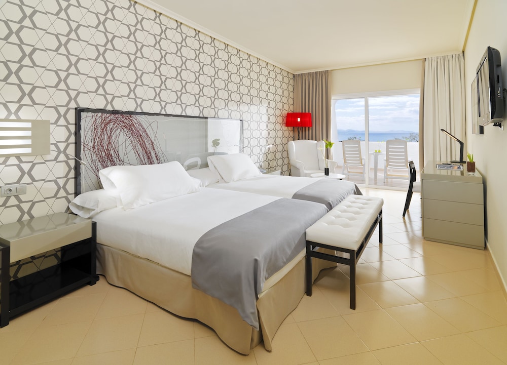 Habitación doble del hotel H10 Timanfaya Palace. Foto 2