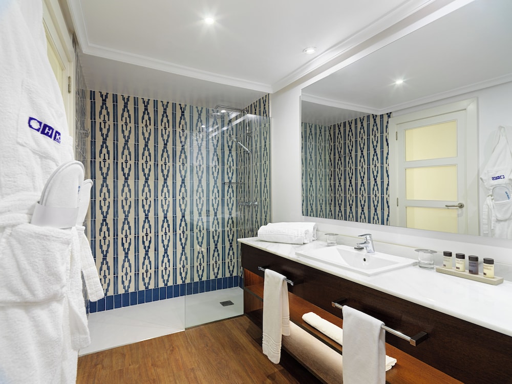 Habitación doble del hotel H10 Timanfaya Palace. Foto 4