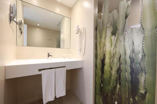 Junior suite Vista Mar Lujo Prestige 2 Camas individuales del hotel Iberostar Selection Lanzarote Park. Foto 1