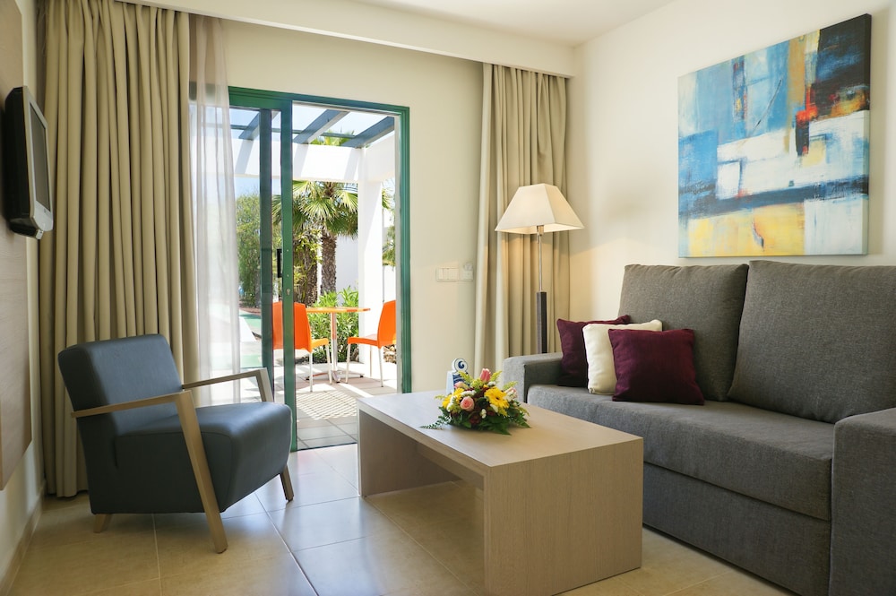 Bungalow de 1 habitación del hotel Relaxia Lanzasur Club. Foto 5