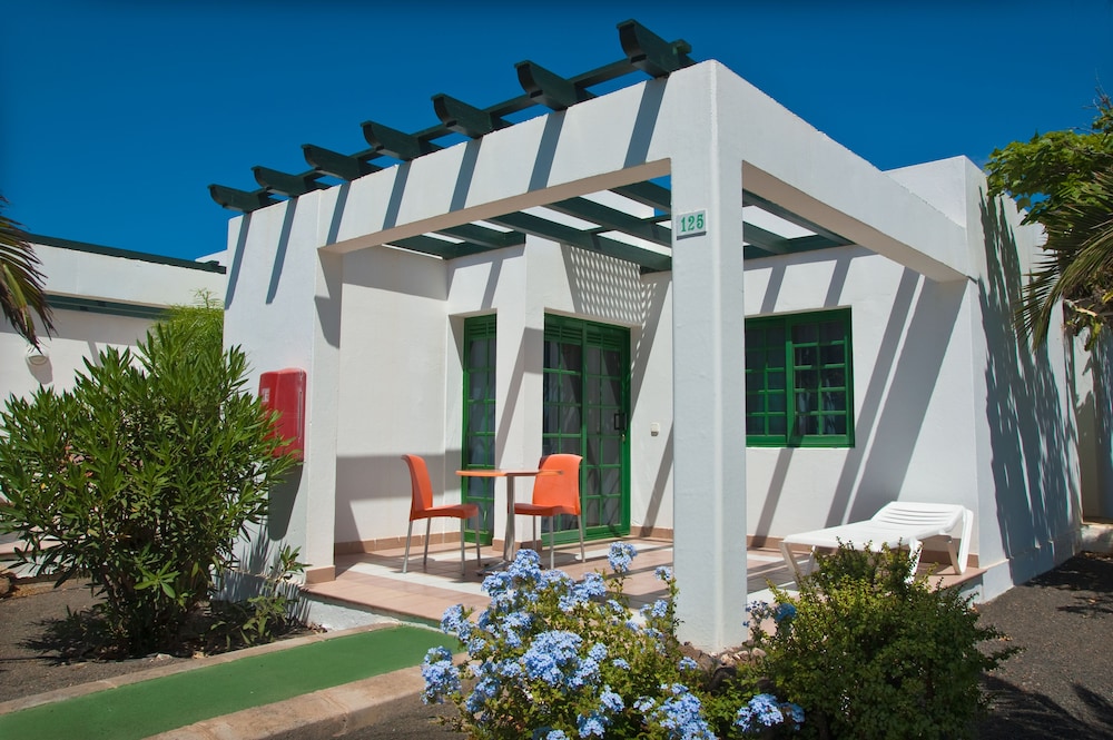 Bungalow de 1 habitación del hotel Relaxia Lanzasur Club. Foto 6