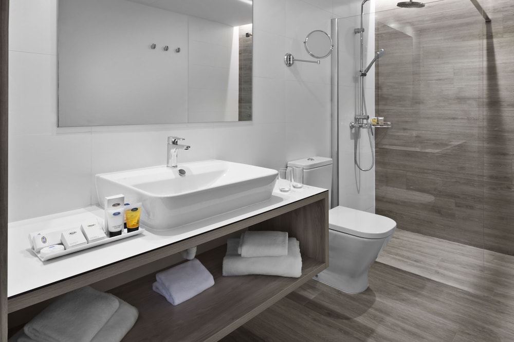 Suite Confort, terraza del hotel Elba Lanzarote Royal Village Resort. Foto 3