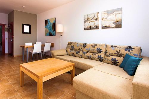 Habitación Familiar del hotel SBH Royal Mónica. Foto 2