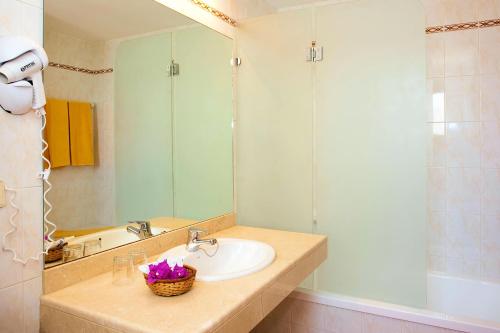 Habitación Familiar del hotel SBH Royal Mónica