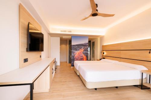 Habitación Doble con vistas a la piscina del hotel Mynd Yaiza. Foto 4