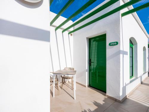 Habitación Triple Estándar del hotel Mynd Yaiza. Foto 2