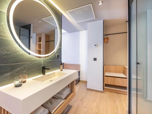 Habitación Triple con vistas a la piscina del hotel Mynd Yaiza. Foto 4