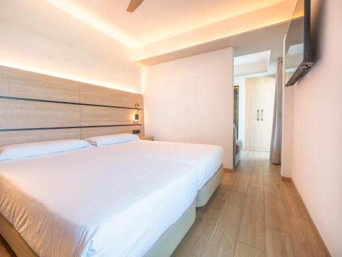 Alojamiento Triple con acceso directo a la piscina. 2+1 del hotel Mynd Yaiza. Foto 5