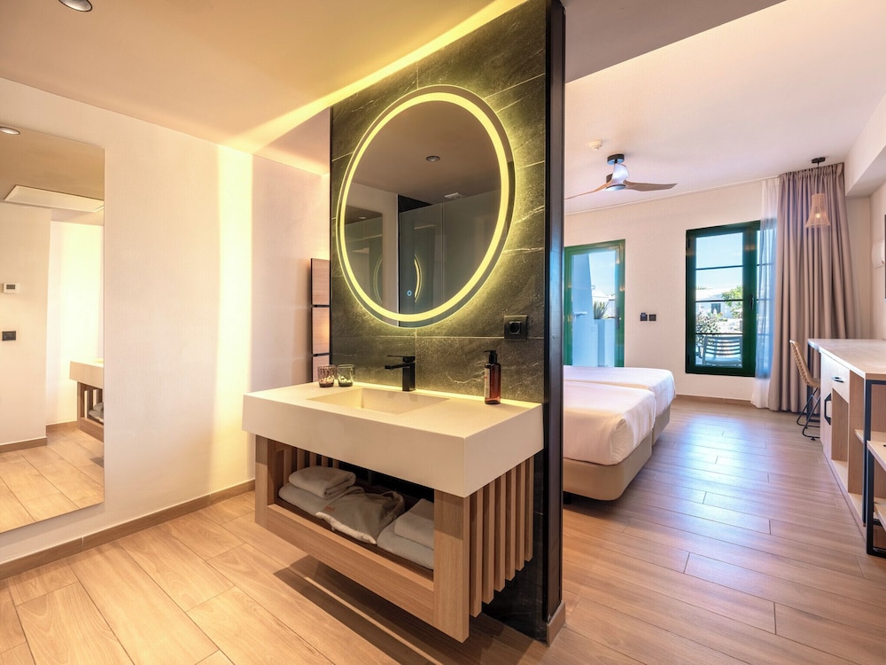 Habitación doble superior, vistas a la piscina del hotel Mynd Yaiza. Foto 2