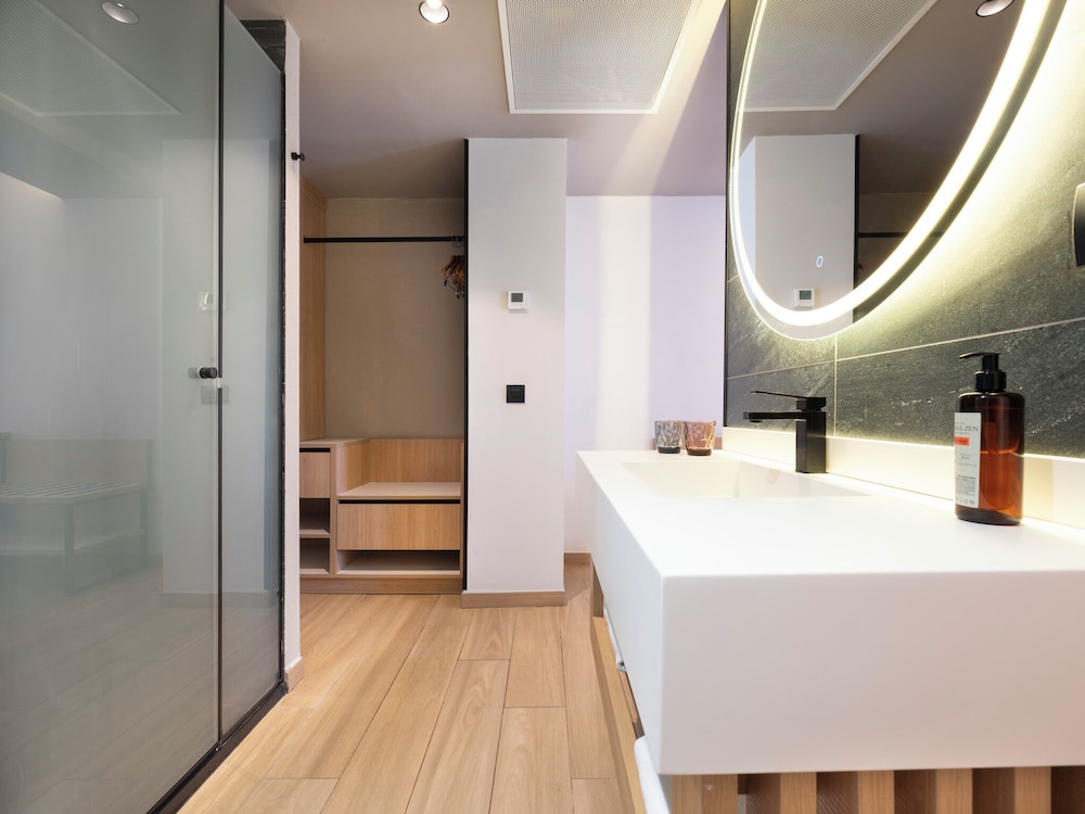 Habitación triple superior, vistas a la piscina del hotel Mynd Yaiza. Foto 1