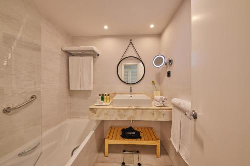 Family room del hotel Dreams Lanzarote Playa Dorada Resort and Spa. Foto 1