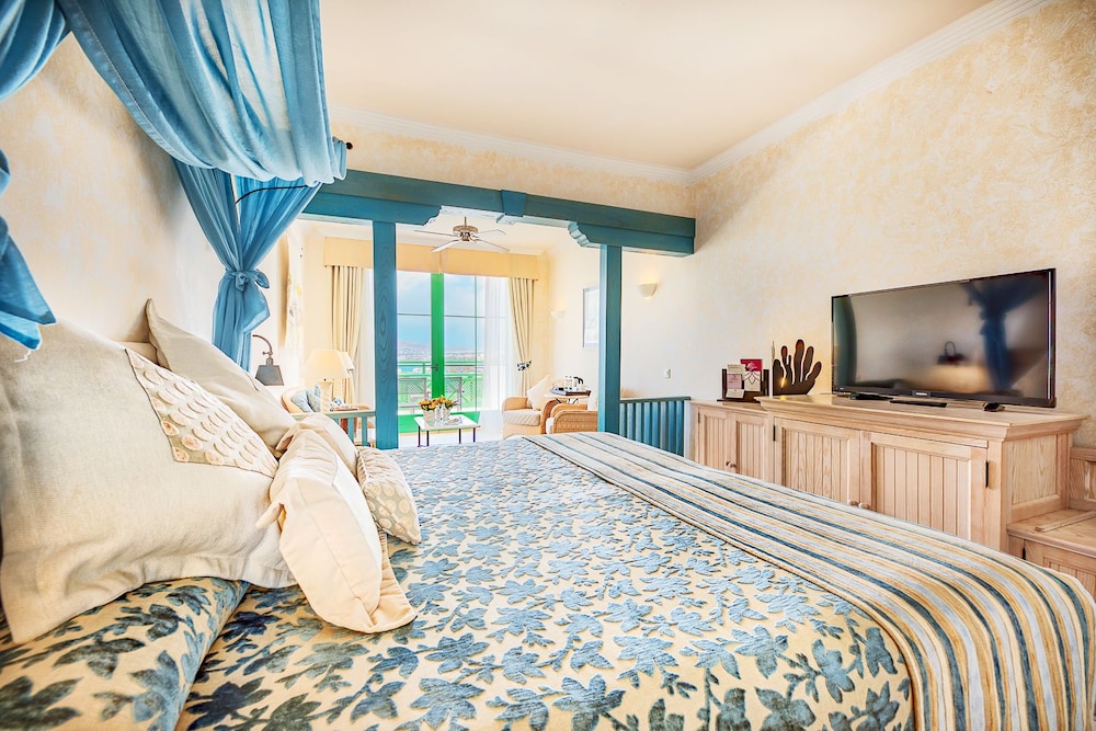 Habitación doble Vista Parcial Mar Club del hotel LIVVO Volcán Lanzarote. Foto 2