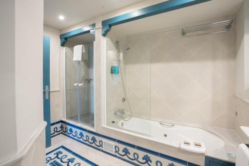 Suite deluxe del hotel LIVVO Volcán Lanzarote. Foto 5