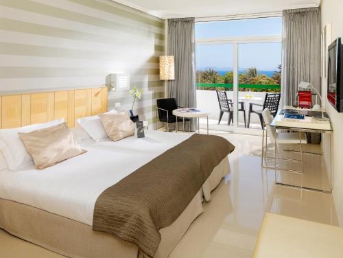 Habitación Doble Privilege del hotel H10 Lanzarote Princess. Foto 5