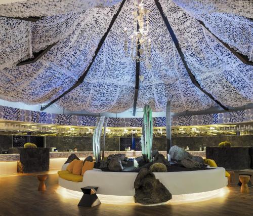 Habitación Doble - 2 camas del hotel H10 Lanzarote Princess. Foto 2