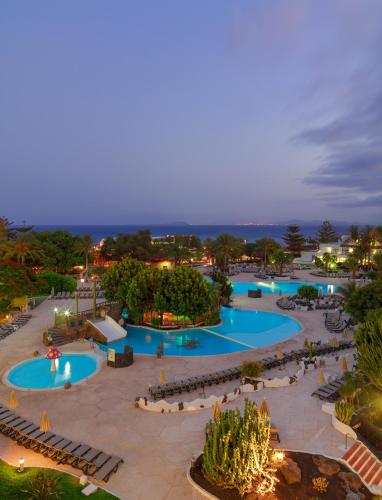Habitación Triple Superior del hotel H10 Lanzarote Princess. Foto 2