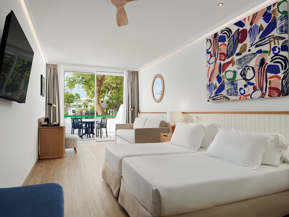 Habitación familiar del hotel H10 Lanzarote Princess. Foto 1